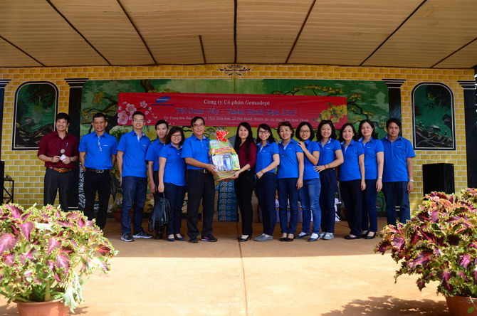 Gemadept sharing love as new year comes